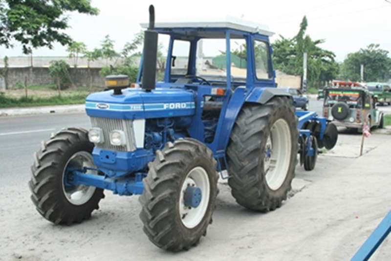 ขนาดยางรถไถ แทรคเตอร์ Ford 7610 (104hp) Agricultural Tractor