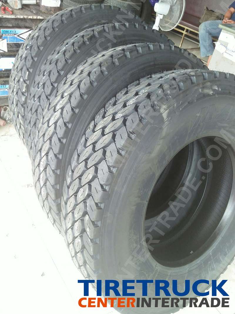 ลูกค้าสั่งยางเรเดียลรถบรรทุก 11R22.5 16PR TL UM968...