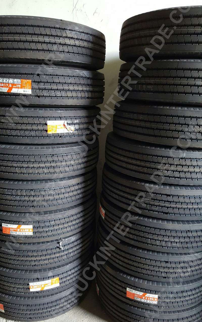 ลูกค้าสั่งยางเรเดียลรถบรรทุก 9.5R17.5 14PR UR275 M...